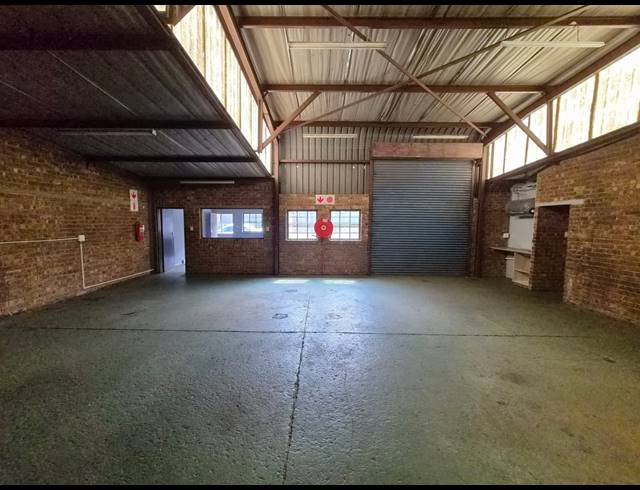 148M² WAREHOUSE TO LET IN WADEVILLE
